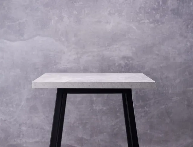 Stoliki z betonu - nowy trend?